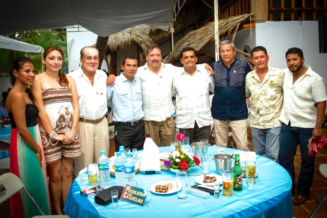 Restauranteros de Puerto Escondido<br />Foto: Roberto Cuevas