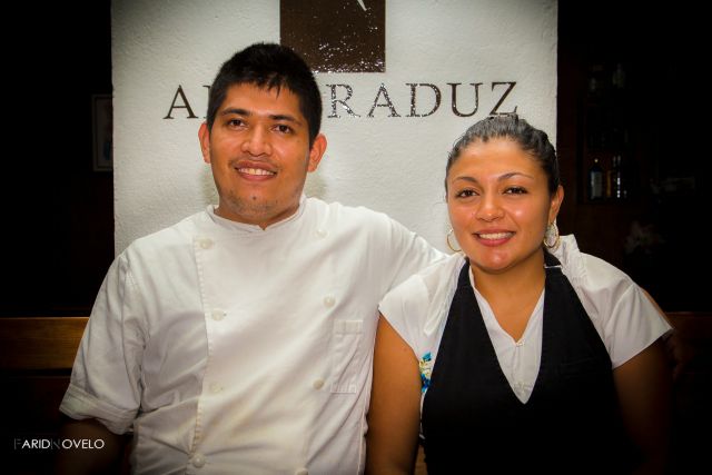 Quetzalcoatl Zurita Bustamante y
Shalxaly Itzaguel Macías Rodríguez, Almoraduz.<br />Foto: Farid Novelo