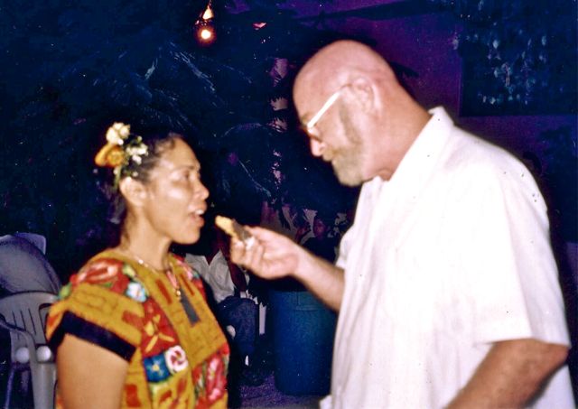 Boda de Ma. Cecilia L. (Chela) Hdz. Rivera y
Alan Lewis (Al)
Steinberg,20/12/2000