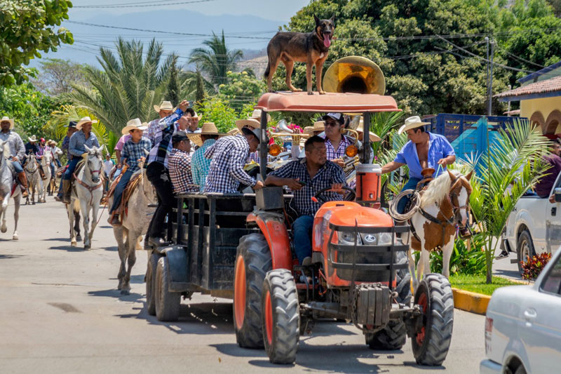 Cabalgata en Río Grande, Tututepec, mayo 2022