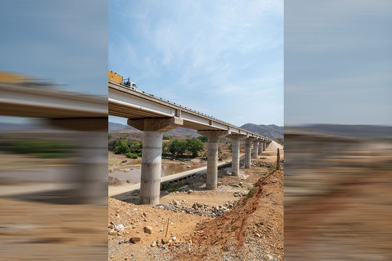 El puente de Colotepec todavia no está abierto.