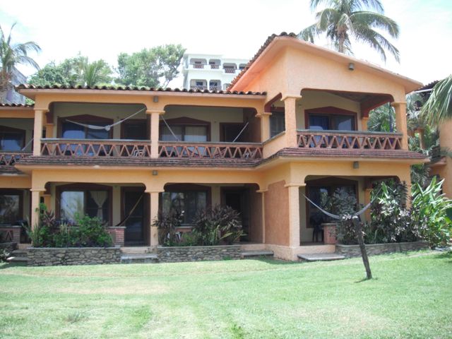 Hotel Arcoiris, first building